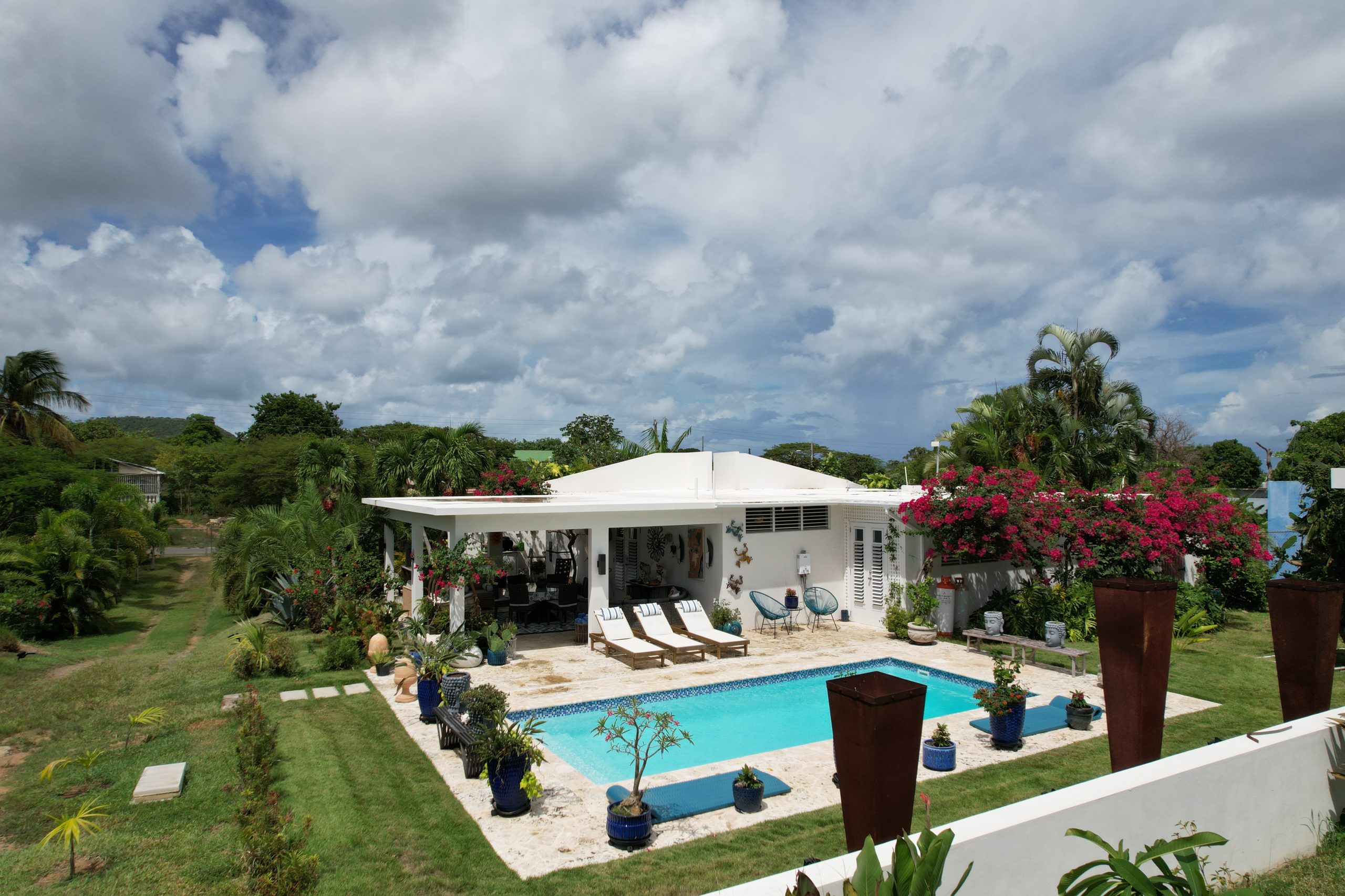 Rainbow Realty, Vieques, PR
