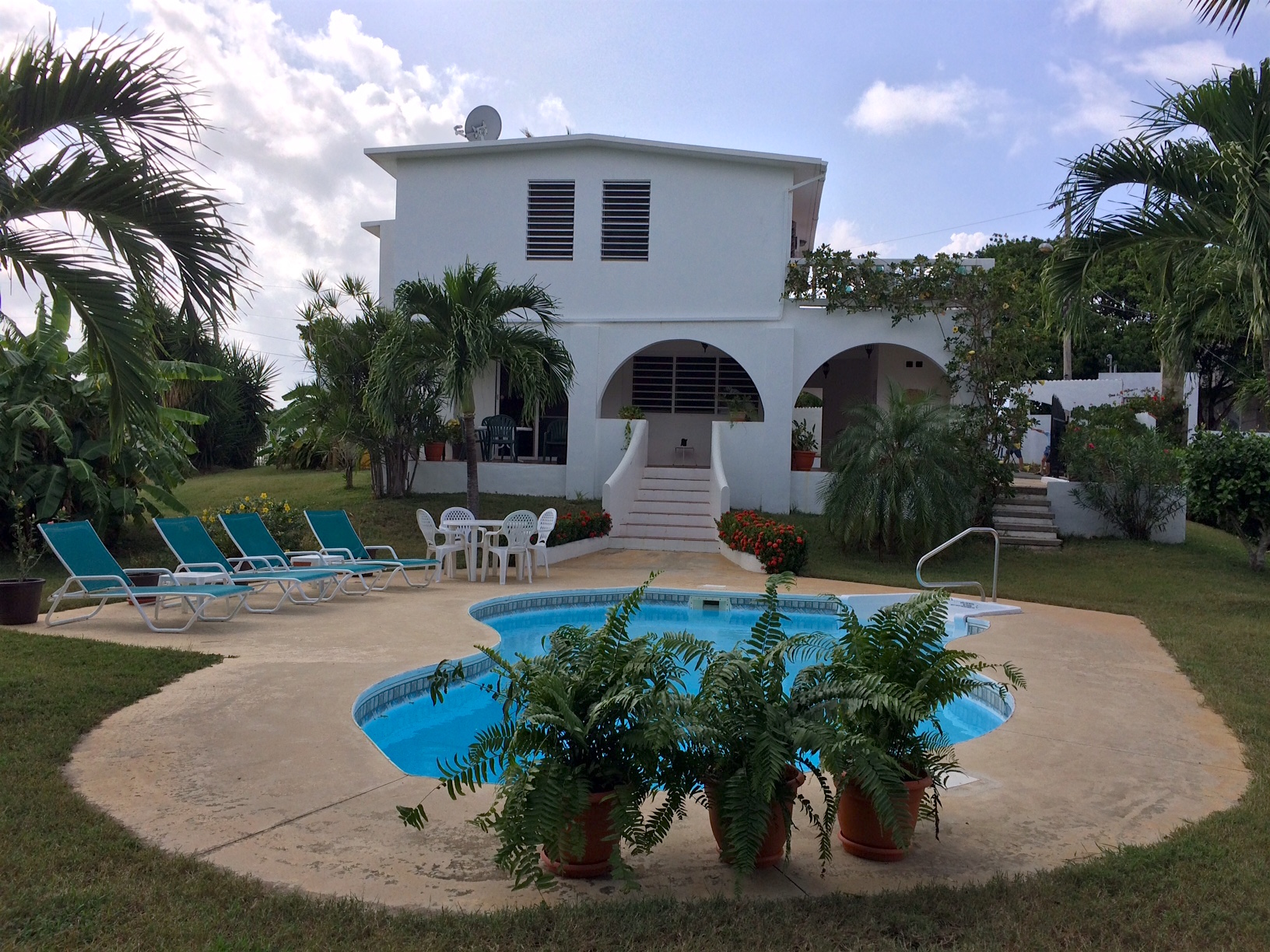 Rainbow Realty, Vieques, PR