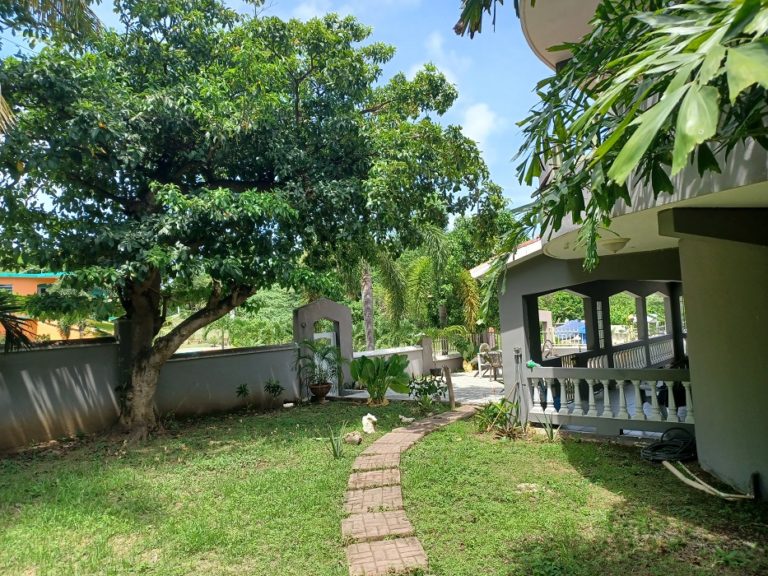 Rainbow Realty, Vieques, PR